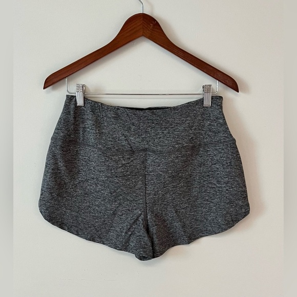 Feat Women's Flow/Tech Roam 2" Shorts Heather Gray Size Small - Picture 4 of 11